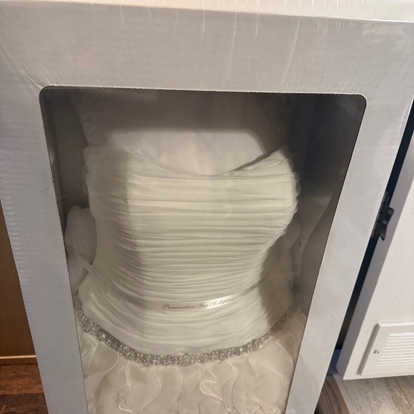 David’s Bridal Wedding Dress - Picture 1 of 2